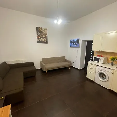 Апартаменти One Big Bedroom In The Heart Of Old Town *