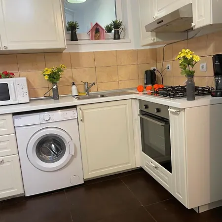 Апартаменти One Big Bedroom In The Heart Of Old Town *